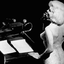 Naked dressing: Πώς το πιο αποκαλυπτικό trend της μόδας έγινε κυρίαρχο στα κόκκινα χαλιά