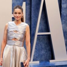 Αμάντα Πιτ: «Έχασα τους γονείς μου ενώ πάλευα με τον καρκίνο»