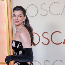 Η Αν Χάθαγουεϊ ανακηρύχθηκε από το People ως η πιο όμορφη γυναίκα στον κόσμο για το 2026