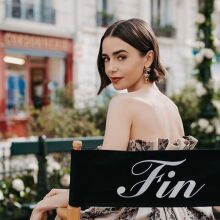 H Λίλι Κόλινς αποχαιρετά την Έμιλι Κούπερ: Aδύνατο να βρω τις λέξεις για να περιγράψω αυτό το ταξίδι