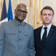 Ο πρέσβης της Νοτίου Αφρική με τον Εμανουέλ Μακρόν