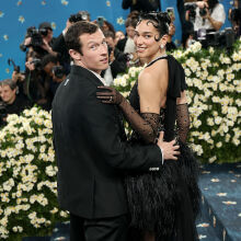 Ντούα Λίπα και Κάλουμ Τέρνερ ετοιμάζουν γάμο στη Σικελία σε σκηνικό βασιλικής πολυτέλειας