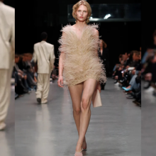 Stella McCartney: Στη μόδα του μέλλοντος, τα «φτερά» δεν θα προέρχονται από πουλιά