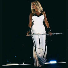 Το look της Άννας Βίσση στο ΟΑΚΑ μάς έστειλε μέχρι τη Σαουδική Αραβία