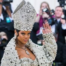 Η Rihanna επιστρέφει