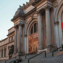 Met Gala 2026: Το Met Museum αποκαλύπτει το νέο θέμα – «Costume Art» ενώνει μόδα και εικαστικά