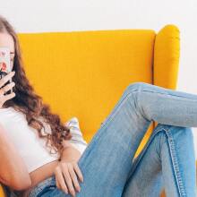 TikTok: Οι περιβαλλοντικές συνέπειες της πλατφόρμας που προωθεί την υπερκατανάλωση σε μικρές ηλικίες.