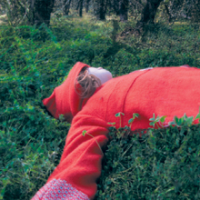 H Κλεοπάτρα Χαρίτου φωτογραφίζει παραμύθια των αδελφών Γκριμ