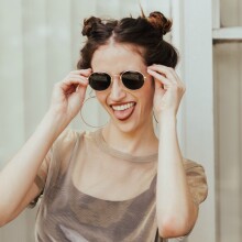 sillygirl-saunglasses.jpg