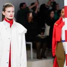 Μοντέλο από το fashion show του Hermes στο Παρίσι