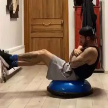 Άκης Πετρετζίκης