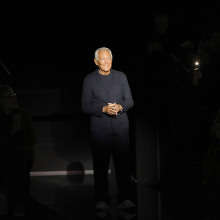 Ο οίκος Armani θα φτιάξει ιατρικές στολές