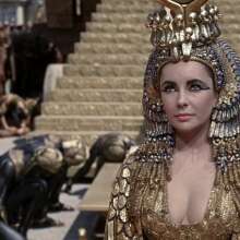 Η Ελίζαμπεθ Τέιλορ στην ταινία Κλεοπάτρα