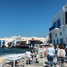 Μύκονος - Κορωνοϊός: Σύλληψη σε πάρτι σε βίλα λόγω συνωστισμού