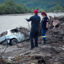 Μουζάκι - Καρδίτσα: Το αυτοκίνητο στο οποίο επέβαινε η 43χρονη και παρασύρθηκε από τα ορμητικά νερά