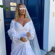 Η Ελεονώρα Ζουγανέλη με νυφικό by Celia Kritharioti στις Σπέτσες