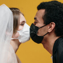 Άνέβαλες ή ακύρωσες το γάμο σου; Δες πώς θα το πεις σε όλους