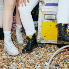 Τα μποτάκια που όλοι αγαπήσαμε γιορτάζουν τα 60 χρόνια τους!