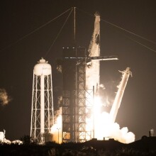 Εκτοξεύθηκε ο πύραυλος των Space X και NASA 