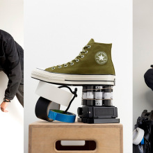 Άνδρας μοντέλο με παπούτσια Converse σε 2 πόζες