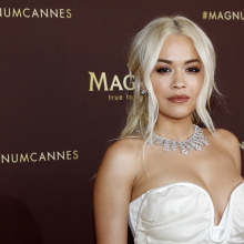 Αντιδράσεις για τα παράνομα πάρτι της Ρίτα Όρα και της Cardi B