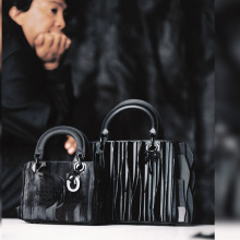 Lady Dior Art: Καλλιτέχνες εμπνέονται από την εμβληματική τσάντα