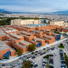 Τοκετός μωρού θετικού στον ιό SARS-CoV-2 από μητέρα με λοίμωξη Covid-19 σε αποδρομή στο Αττικό Νοσοκομείο