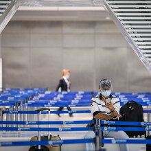 Εικόνα από το αεροδρόμιο «Ελευθέριος Βενιζέλος» στα Σπάτα εν μέσω κορωνοϊού