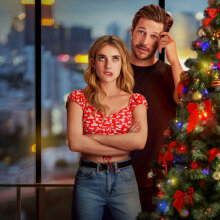 Emma Roberts και Luke Bracey στην ταινία Holidate ©Courtesy of Netflix