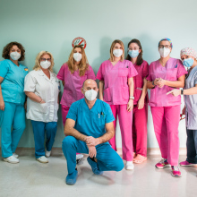 Γιατροί και νοσηλευτικό προσωπικό του νοσοκομείου Ευαγγελισμός στην Αθήνα