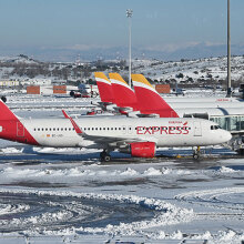 Γέμισε χιόνι το αεροδρόμιο Adolfo Suarez-Barajas στη Μαδρίτη μετά τη σφοδρή χιονοθύελλα που έφερε μαζί της η κακοκαιρία «Filomena»