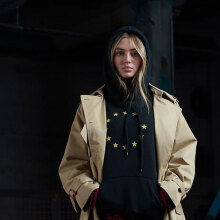 Λένι Κλουμ, η 16χρονη κόρη της Heidi Klum, στην Εβδομάδα Μόδας του Βερολίνου