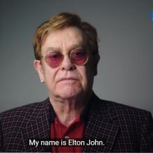 Ο Έλτον Τζον στην καμπάνια του NHS