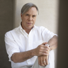 Tommy Hilfiger: Mόδα που Δε Σπαταλά Τίποτα και Καλωσορίζει τους πάντες