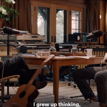 Ο Μπάρακ Ομπάμα με τον Μπρους Σπρίνγκστιν στα παρασκήνια του podcast