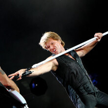 Στιγμιότυπο από τη συναυλία των Bon Jovi στην Αθήνα το 2011