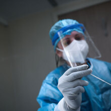 Rapid test για τον κορωνοϊό - Έρχονται τα self test τα οποία θα κάνουν υποχρεωτικά όσοι εργάζονται σε εστίαση, τουρισμό, μεταποίηση, ναυτιλία και δικαστήρια