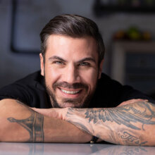 Άκης Πετρετζίκης