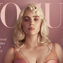 Billie Eilish: Η πολυβραβευμένη 19χρονη μουσικός φωτογραφίζεται όπως δεν την έχουμε ξαναδεί για το εξώφυλλο της βρετανικής έκδοσης της Vogue.