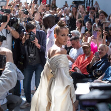 Η Σελίν Ντιόν (Celine Dion) στην Εβδομάδα Μόδας στο Παρίσι, το καλοκαίρι του 2019 (ΦΩΤΟ ΑΡΧΕΙΟΥ)