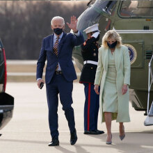Τζο Μπάιντεν και Τζιλ ετοιμάζονται να επιβιβαστούν στο Air Force One (ΦΩΤΟ ΑΡΧΕΙΟΥ)