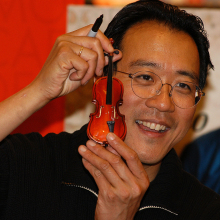 O Yo-Yo απαντάσει σε ερωτήσεις στο Twitter