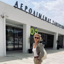 Η Εύα Χερτζίκοβα στη Σαντορίνη