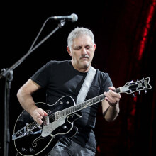 Νίκος Πορτοκάλογλου (ΦΩΤΟ ΑΡΧΕΙΟΥ) - Ο διάσημος τραγουδιστής, μουσικός και συνθέτης έγινε παππούς και δεν κρύβει τη συγκίνησή του για την εγγονή του