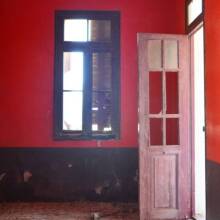 Φωτογραφία στο εξώφυλλο της συλλογής «Ποιήματα» του Ηλία Ευθυμιόπουλου (εκδ. ATHENS VOICE BOOKS)