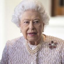  Η βασίλισσα Ελισάβετ επέστρεψε στις επίσημες υποχρεώσεις της, αφότου οι γιατροί της συνέστησαν να ξεκουραστεί