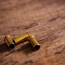 Οι αληθινές σφαίρες στο όπλο του Άλεκ Μπάλντουιν ήταν εκεί χωρίς να το γνωρίζει η υπεύθυνη όπλων στην ταινία Rust (ΦΩΤΟ ΑΡΧΕΙΟΥ)