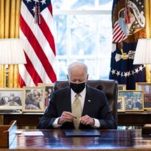 ΗΠΑ: Πολίτης εξύβρισε τον Μπάιντεν κατά τη διάρκεια χριστουγεννιάτικου τηλεφωνήματος