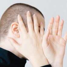 Ποια η σχέση ενός κουρέματος με την ψυχική μας διάθεση; Γιατί δεν πρέπει να αλλάζουμε χτένισμα όταν είμαστε θλιμμένοι;