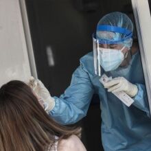 ΕΟΔΥ: Ποιες θεωρούνται στενές επαφές επιβεβαιωμένου κρούσματος